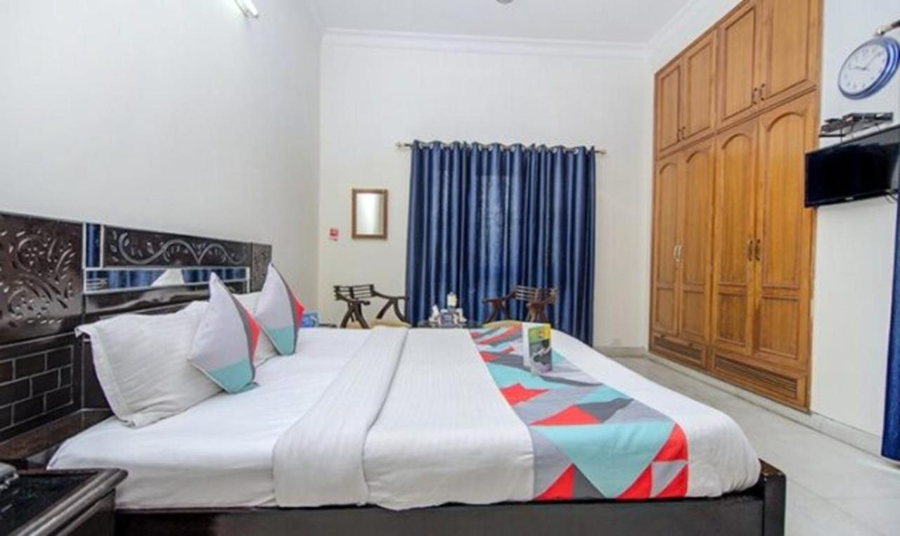 Fabexpress Ashray Hotel Noida Buitenkant foto
