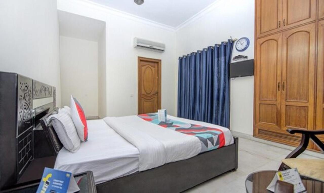 Fabexpress Ashray Hotel Noida Buitenkant foto