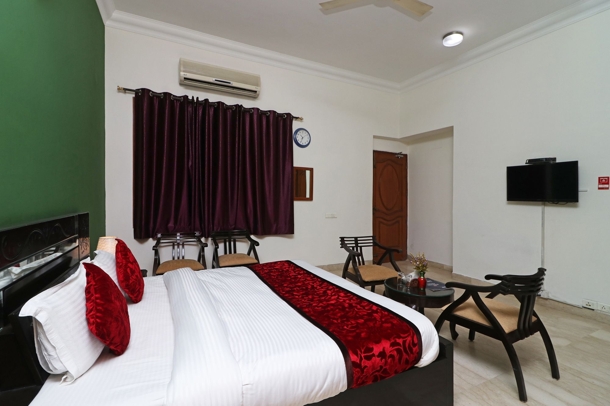Fabexpress Ashray Hotel Noida Buitenkant foto